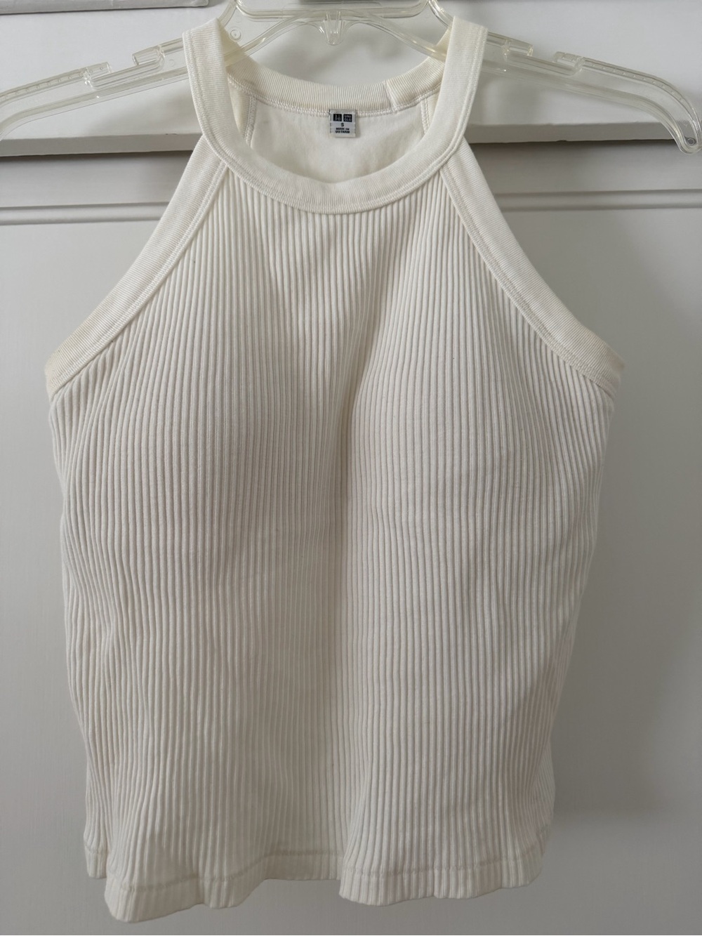 Uniqlo Halter Built in Bra
Ribbed High-Neck Tank Top in
White/Cream-Small